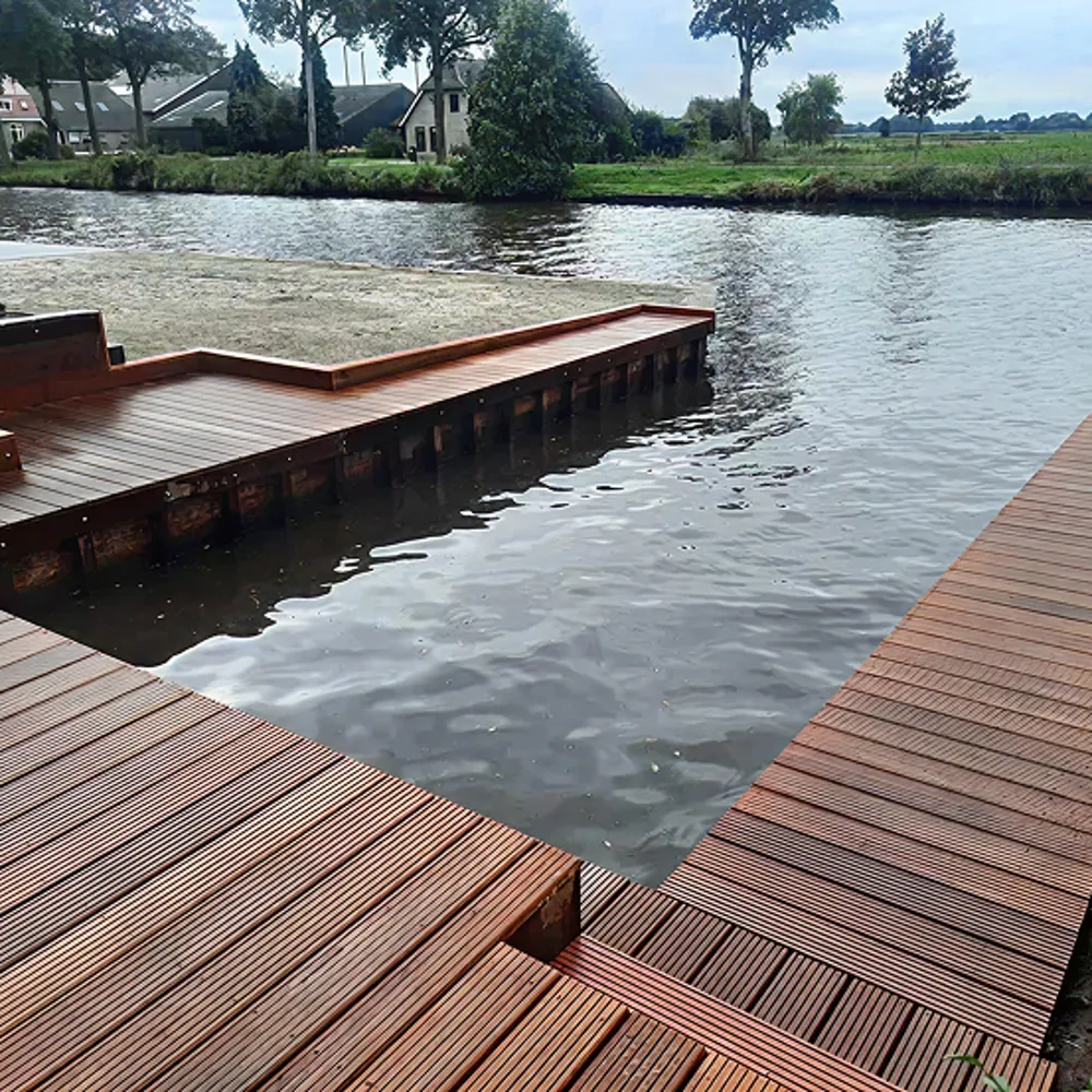 Vlonderplank 28 × 145 mm 2,45 mtr Hardhout Tali
